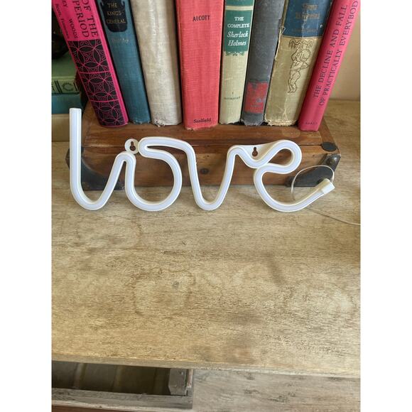 Neon light "love" in blue -battery and USB power - Picture 4 of 4